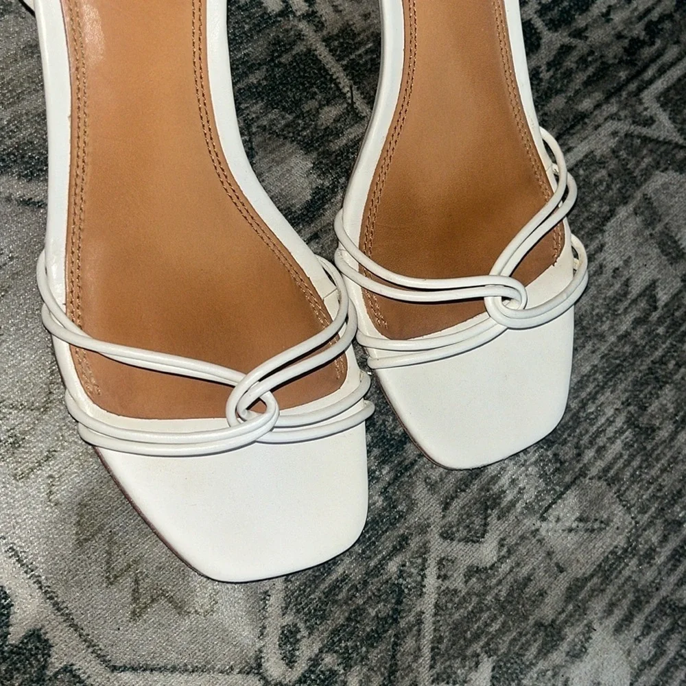 Tory Burch women’s mini Benton knot White Heeled Shoes size 9